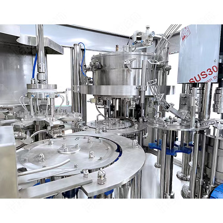 3in1 Carbonated Beverage Drink PET Bottle Rinsing Filling Capping Machine.jpg